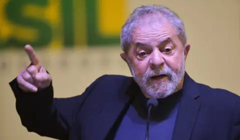 Lula garante a empresários “estabilidade e previsibilidade” e avisa: “quem é responsável não precisa de teto de gastos”