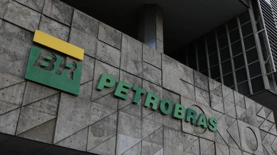 Lucro da Petrobras cresce 22,3% no 3º tri para R$ 32,55 bilhões; empresa vai pagar R$ 17 bi em dividendos