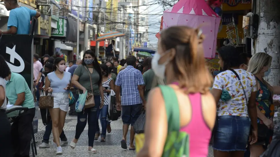 Renda média nas regiões metropolitanas atinge o menor patamar em 10 anos