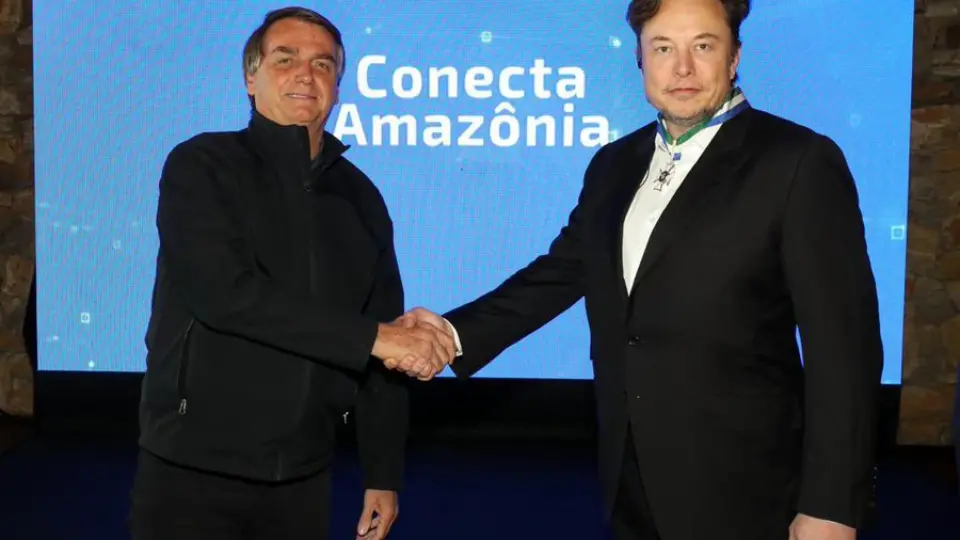 Bolsonaro usa presença de Elon Musk para atrair empresários, que se surpreendem com presença do presidente no encontro