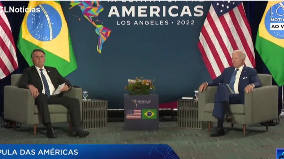 Bolsonaro muda de discurso em encontro com Biden. E, da Cúpula das Américas, presidente brasileiro pede para mercados baixarem os preços dos alimentos