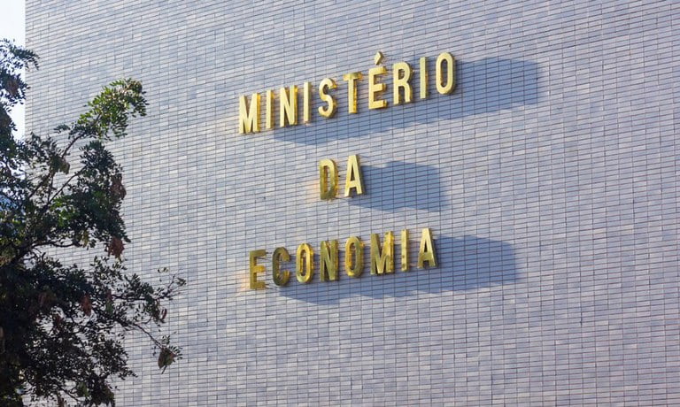 Ministros debatem orçamento