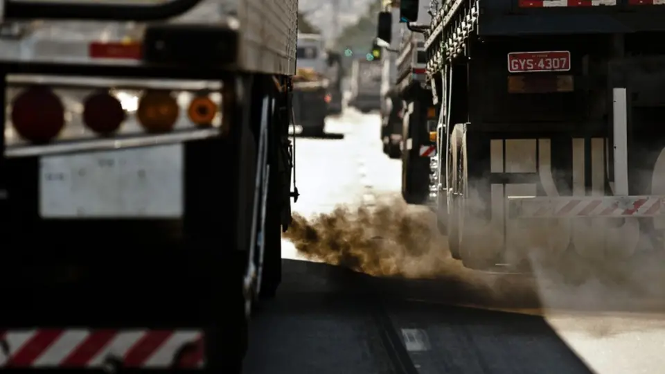 Título de crédito de carbono chega a R$ 200 e impede queda maior dos preços dos combustíveis