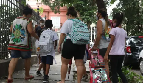 Crianças são ignoradas no orçamento federal, apontam pesquisadores da USP