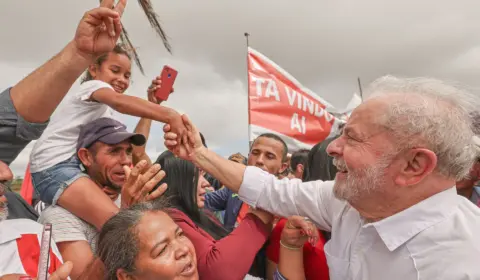 Cúpula do PT se reúne com presidente do TSE para tratar de aumento de denúncias de compra de votos pró-Bolsonaro