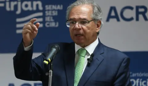 Paulo Guedes prepara mudança no IRPF. Ministro quer decretar fim das deduções com saúde e educação