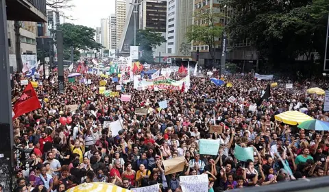 Estudantes anunciam mobilizações nacionais contra cortes nas universidades para os dias 10 e 18