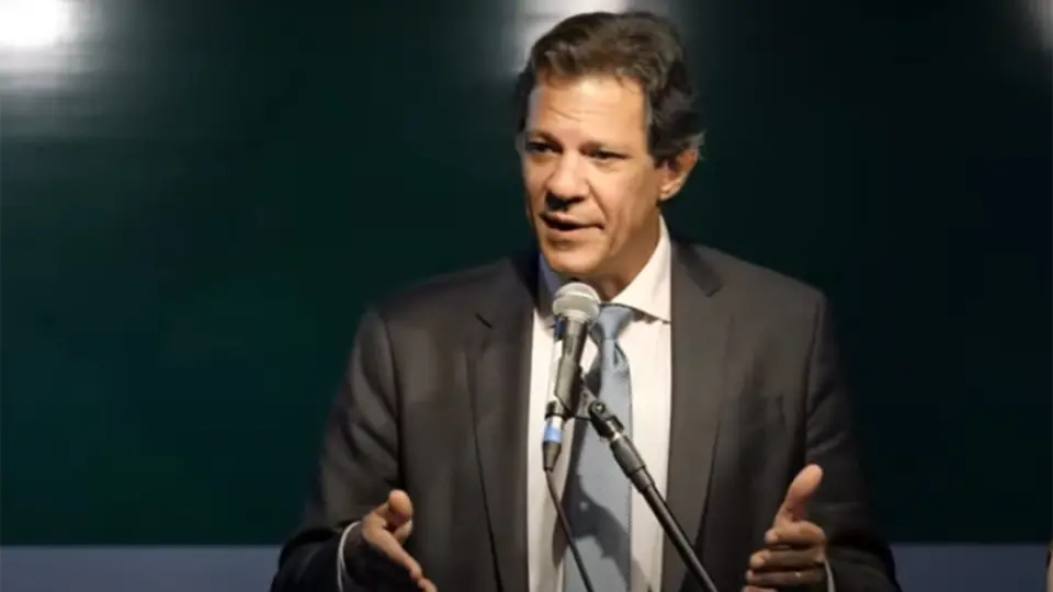 PIB cresce além do esperado, mas mídia destaca que mercado, que nunca está satisfeito, vê pressão inflacionária. Haddad explica