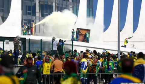 Justiça Federal bloqueia bens de pessoas e empresários que financiaram transporte de terroristas. Veja lista