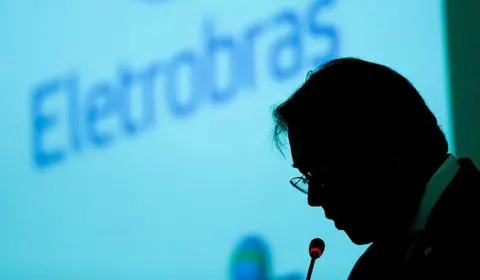 Ações da Eletrobras perdem 20% do valor somente no mês de março, provando que privatização foi mau negócio