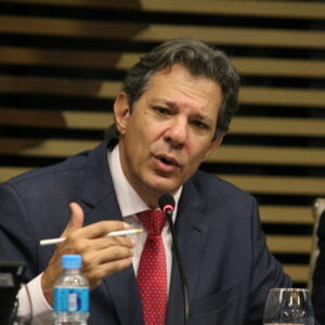 preço da gasolina, imposto sobre combustíveis, meta de inflação, Fernando Haddad, decisão do copom