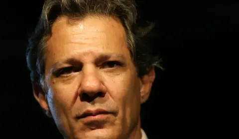 Haddad diz que Petrobras deve ser usada como ‘colchão’ para amortecer impacto da volta dos impostos de combustíveis