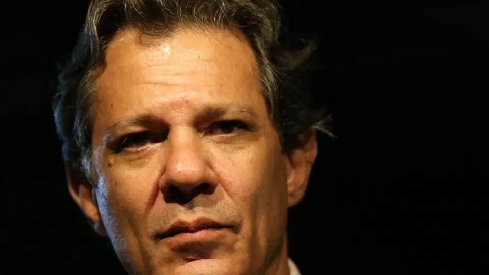 Haddad diz que Petrobras deve ser usada como ‘colchão’ para amortecer impacto da volta dos impostos de combustíveis