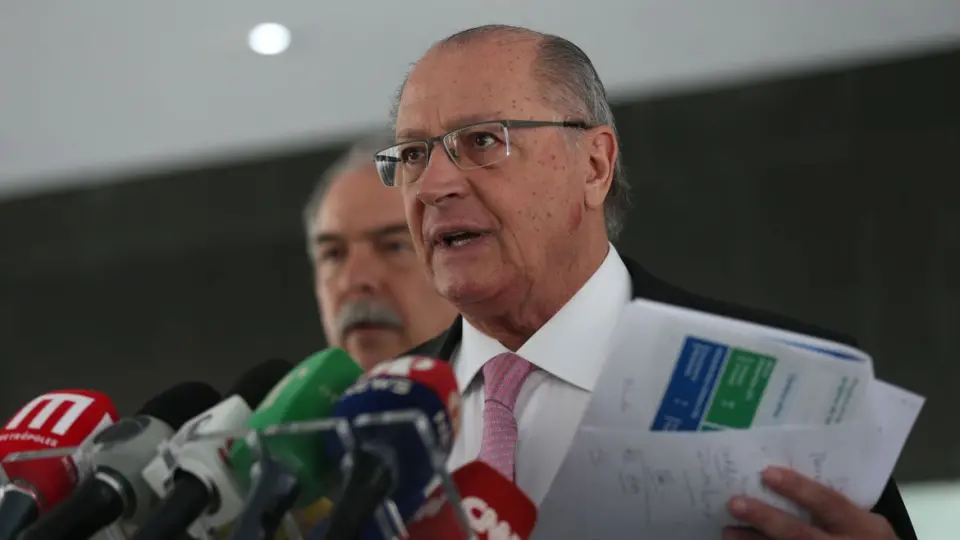 Debate sobre redução da jornada de trabalho é ‘tendência global’, diz Alckmin