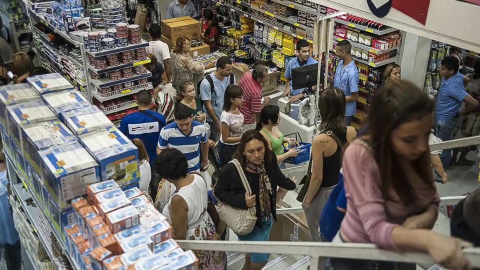 Intenção de Consumo das Famílias recuou 0,3% em setembro, diz CNC