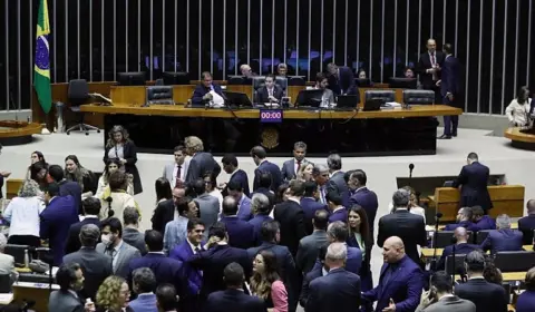 Câmara aprova equidade salarial entre homens e mulheres; texto vai ao Senado