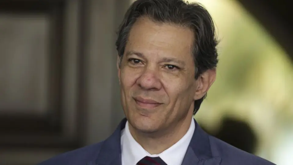 Haddad culpa a taxa Selic por queda de 2% registrada no Índice de Atividade Econômica do Banco Central