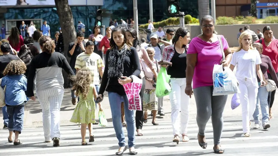 Total de mulheres responsáveis por domicílios cresce, revela Censo