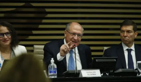 Lula não deve vetar taxação de 20% sobre compras internacionais de até US$ 50, diz Alckmin