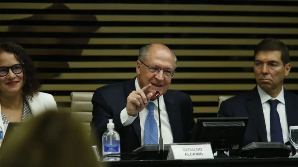 Lula não deve vetar taxação de 20% sobre compras internacionais de até US$ 50, diz Alckmin