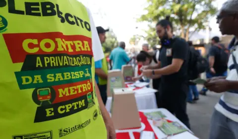 Greve no Metrô, CPTM e Sabesp escancara que Tarcísio é mais bolsonarista que o próprio Bolsonaro, diz Rodrigo Vianna