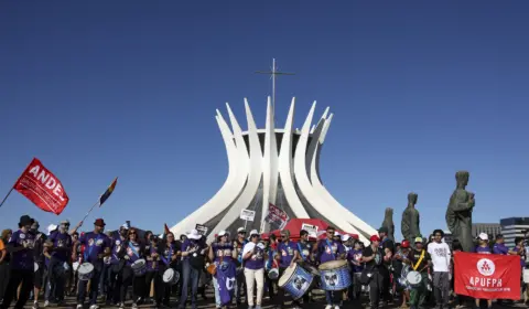 Greve da educação: técnicos administrativos podem encerrar paralisação esta semana