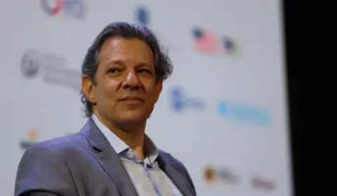 Governo suspende R$ 15 bilhões do Orçamento; Haddad diz que pode haver déficit ‘perto do teto da banda’ este ano