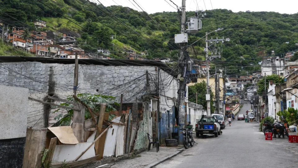 Moradores de favelas gastam R$ 37 bi com ‘bets’ em 12 meses; 7 em cada 10 moradores dizem apostar