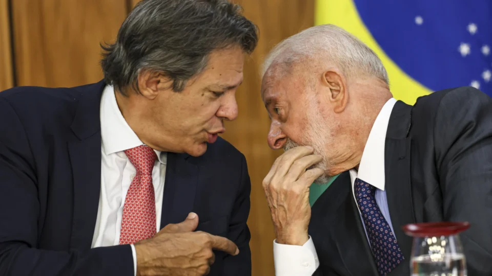 Lula e Haddad se reúnem para discutir corte de gastos; Defesa aceita ir para o ‘sacrifício’